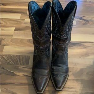 Women’s Ariat boots